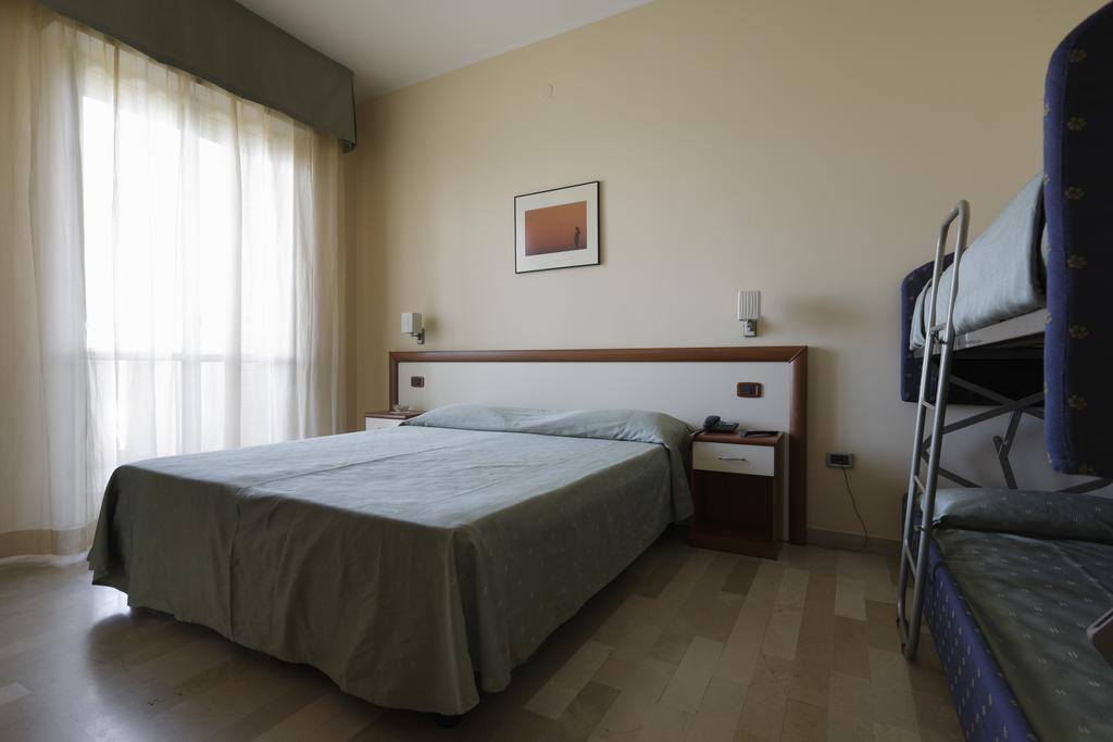 Hotel Continental Фано Номер фото
