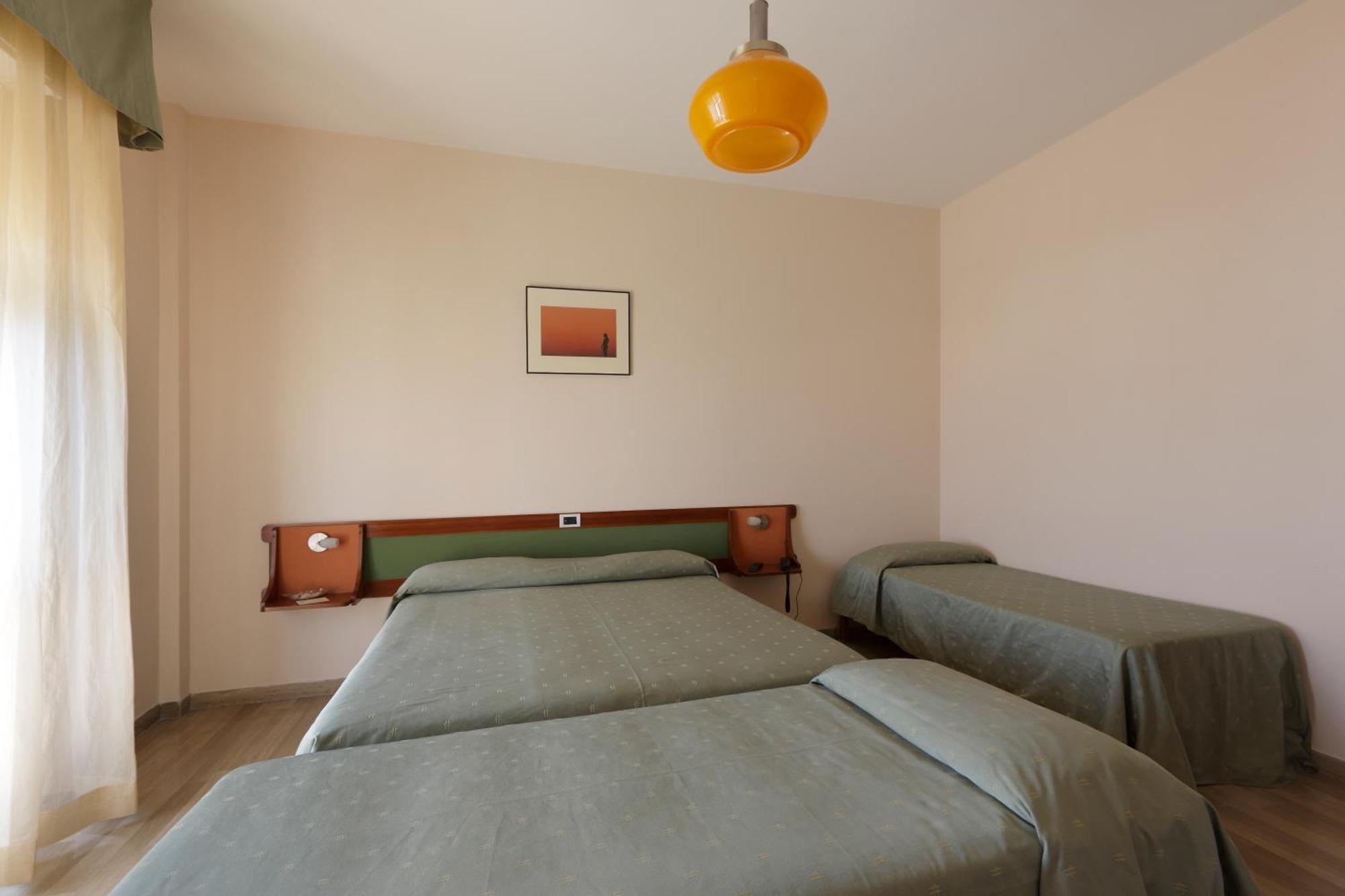 Hotel Continental Фано Екстер'єр фото