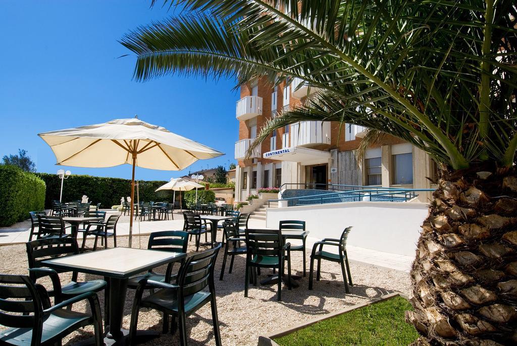Hotel Continental Фано Екстер'єр фото